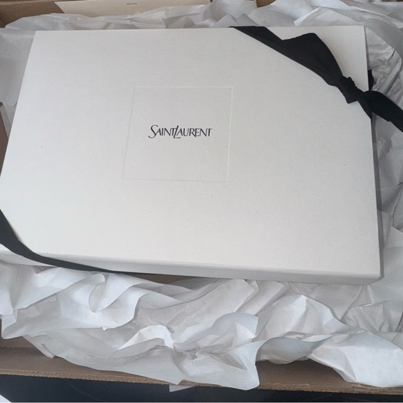 Yves Saint Laurent YSL Quilted Loulou Toy Shoulder Bag - Picture 8 of 10